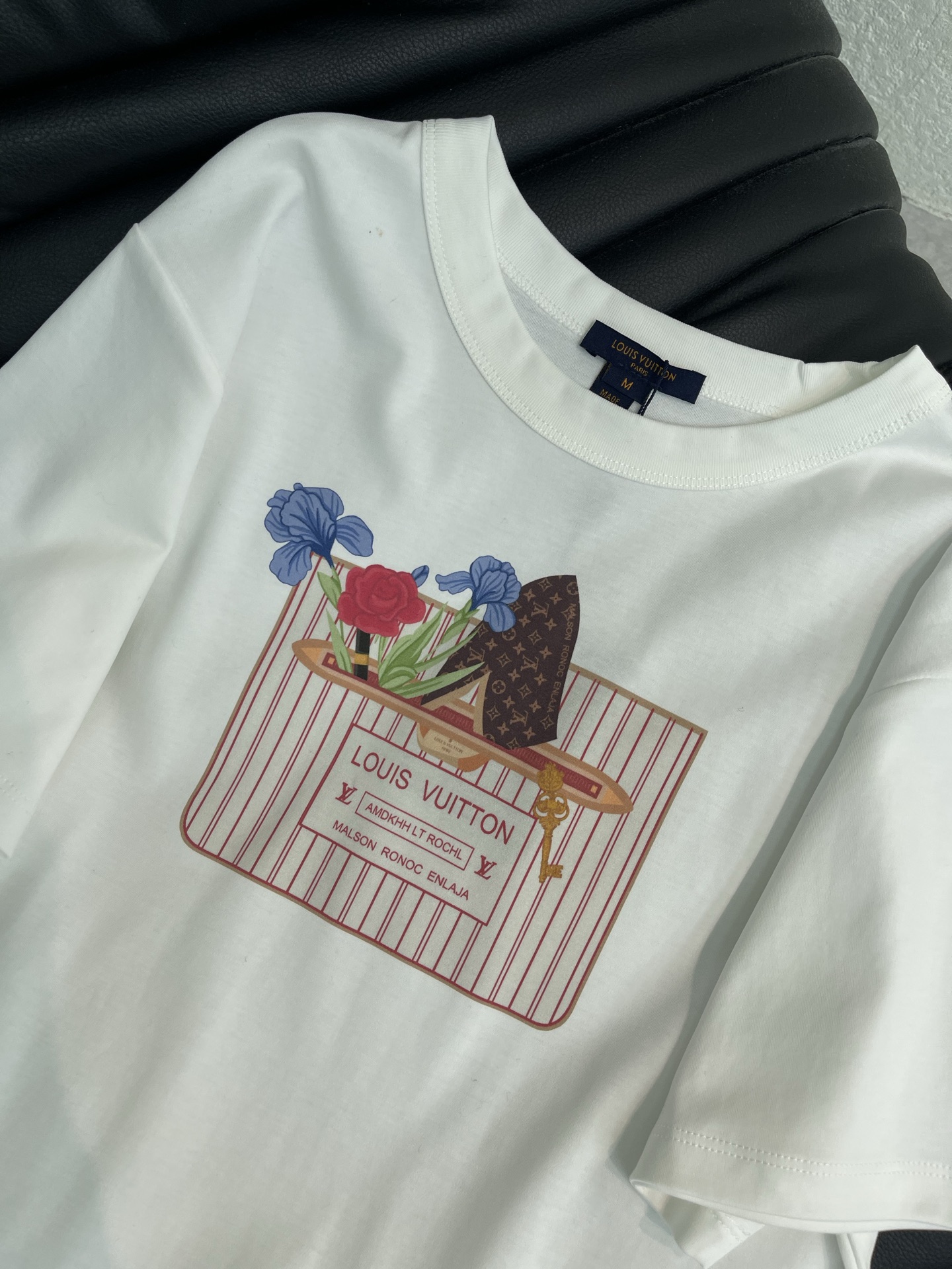 Women's short sleeves